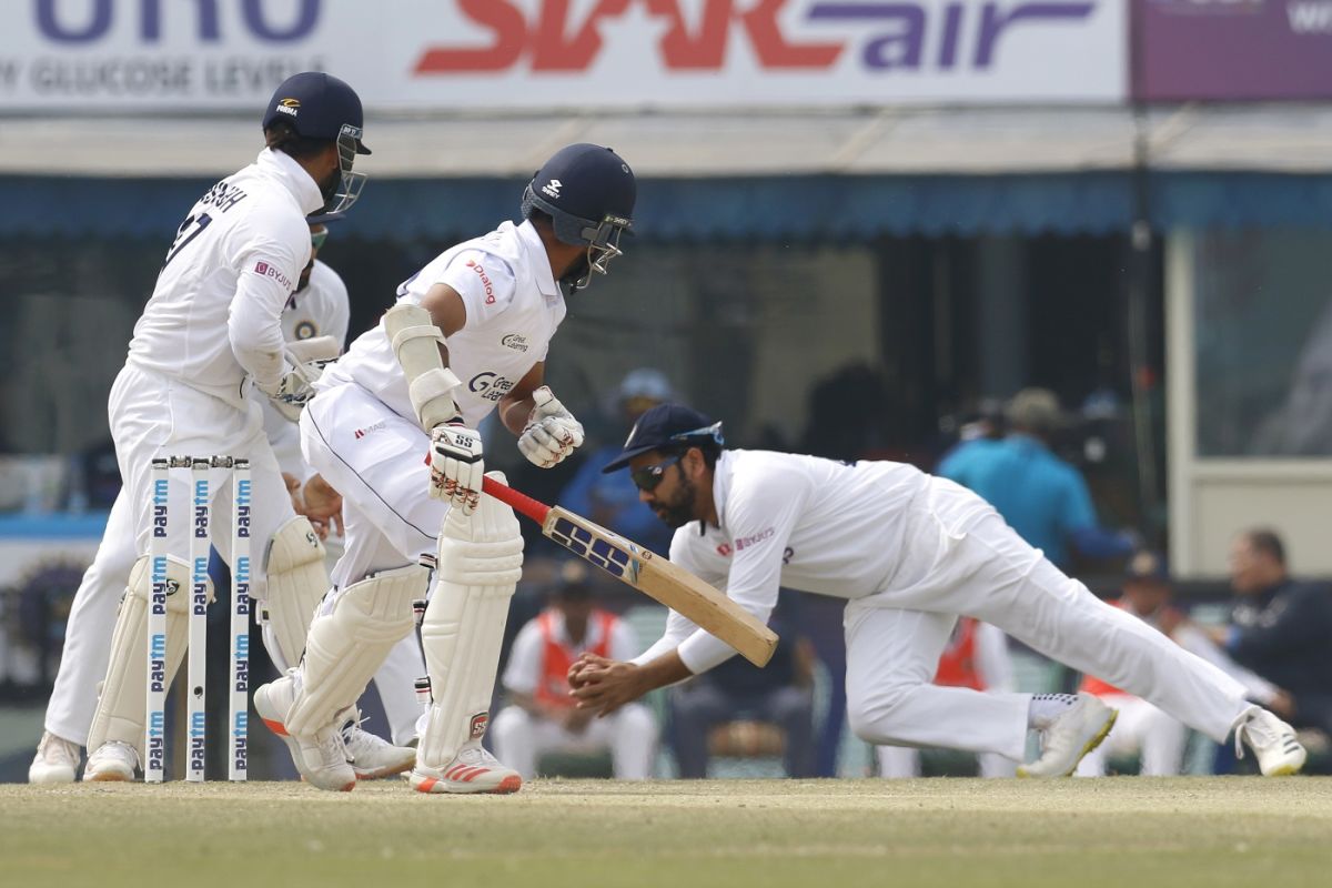 Rohit Sharma dives to catch Lahiru Thirimanne's edge, India vs Sri Lanka, 1st Test, Mohali, 3rd day, March 6, 2022