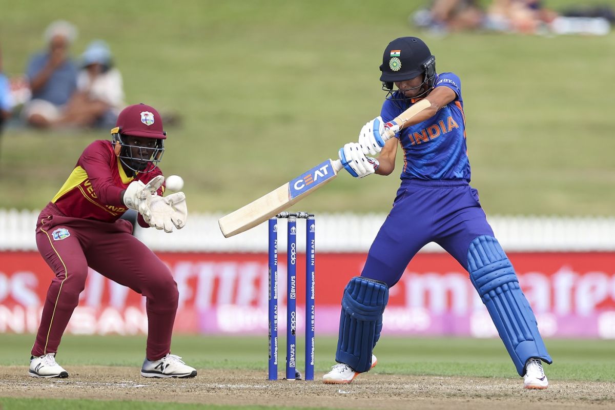 Harmanpreet Kaur goes on the back foot to play the cut, West Indies vs India, Women's World Cup 2022, Hamilton, March 12, 2022