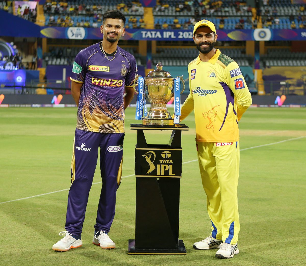 New captains Shreyas Iyer and Ravindra Jadeja pose with the IPL 2022 trophy, Chennai Super Kings vs Kolkata Knight Riders, IPL 2022, Mumbai, March 26, 2022
