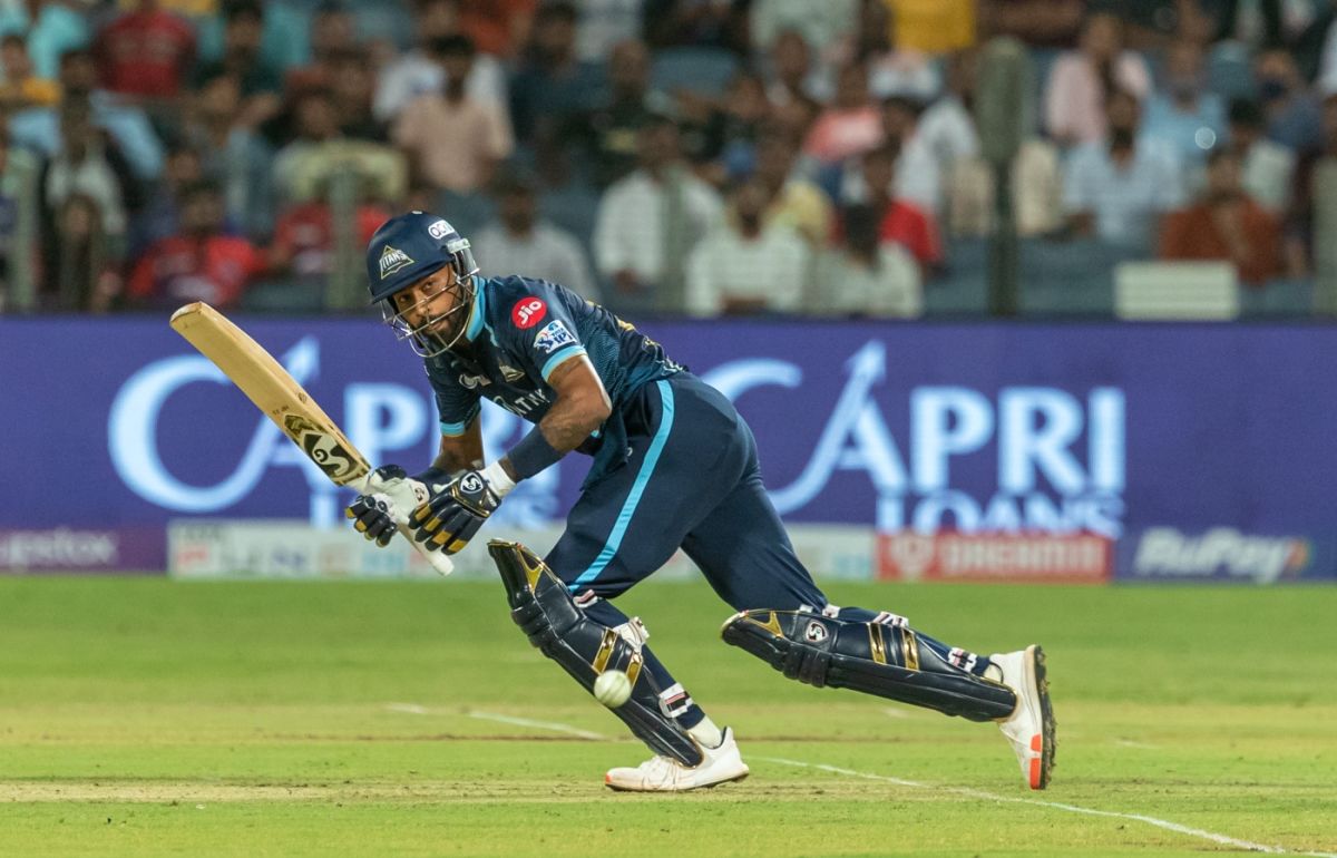 Hardik Pandya sets off on a run, Gujarat Titans vs Delhi Capitals, IPL 2022, Pune, April 2, 2022