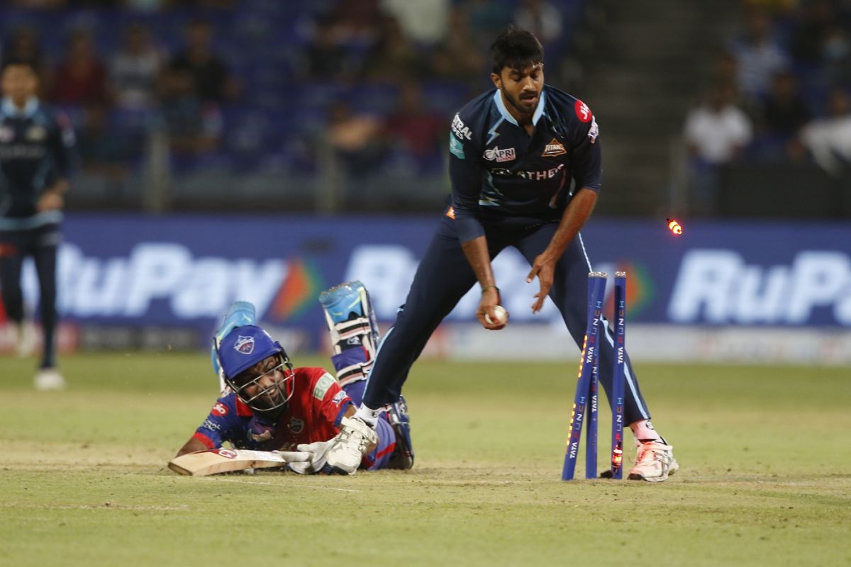 Vijay Shankar runs out Lalit Yadav, Gujarat Titans vs Delhi Capitals, IPL 2022, Pune, April 2, 2022