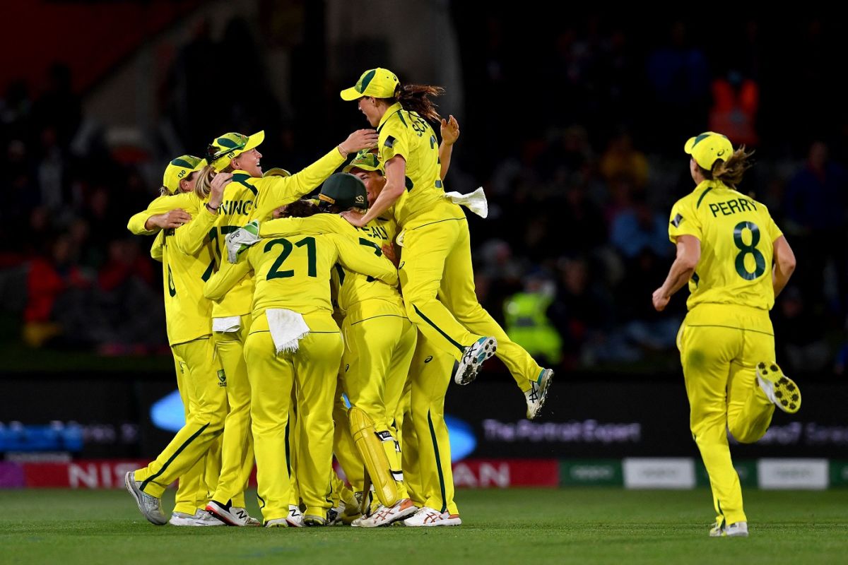 The Australia players rejoice in their World Cup triumph, Australia vs England, Women's World Cup 2022 final, Christchurch, April 3, 2022