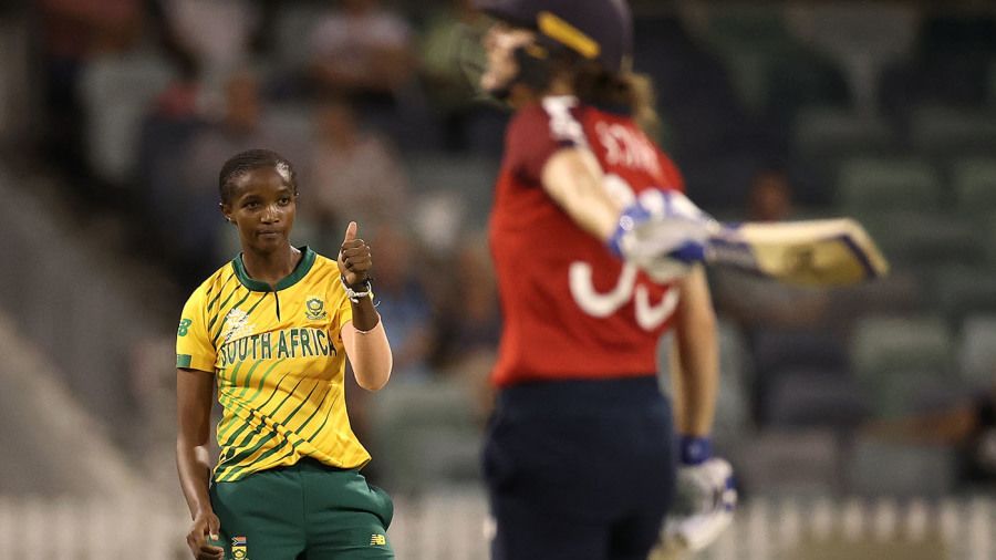 South Africa Women beat England Women - SA Women won by 6 wickets (with