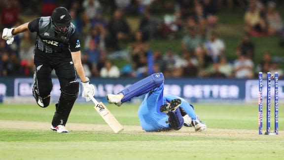 Recent Match Report India Vs New Zealand 5th T20i 2019 20 Espncricinfo Com India put new zealand to bat first after winning. bumrah strikes rahul dives nz slide