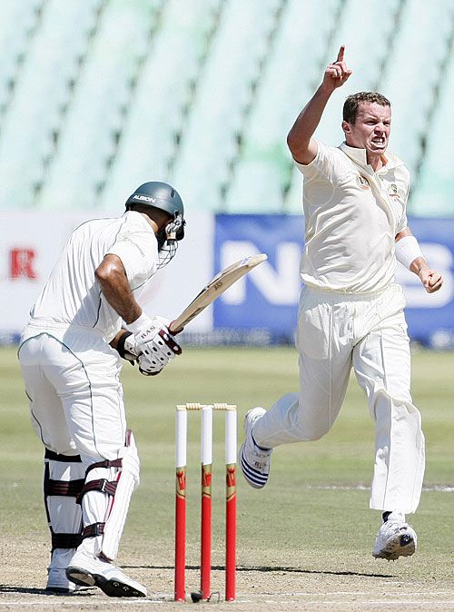 Hashim Amla was caught off Peter Siddle for 43 | ESPNcricinfo.com