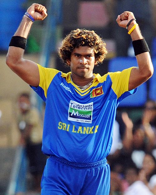 Lasith Malinga celebrates the dismissal of MS Dhoni | ESPNcricinfo.com