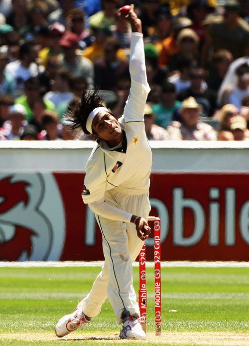 Mohammad Aamer in his delivery stride | ESPNcricinfo.com