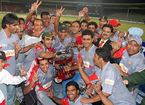 Sialkot Stallions with the trophy | ESPNcricinfo.com