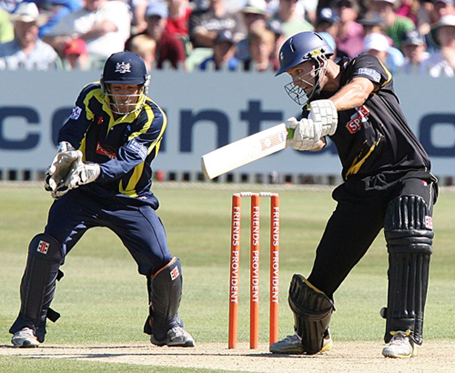 Martin van Jaarsveld topscored for Kent with 59