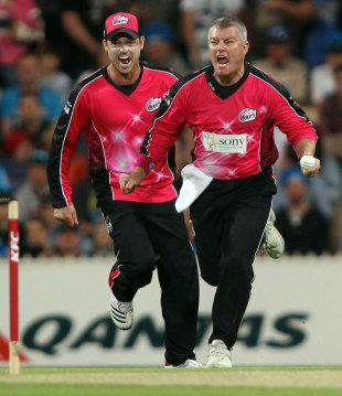 Recent Match Report Sixers Vs Strikers 2011 12 Espncricinfo Com