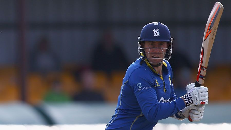 Warwickshire Beat Gloucs, Warwickshire Won By 6 Wickets (with 17 Balls 