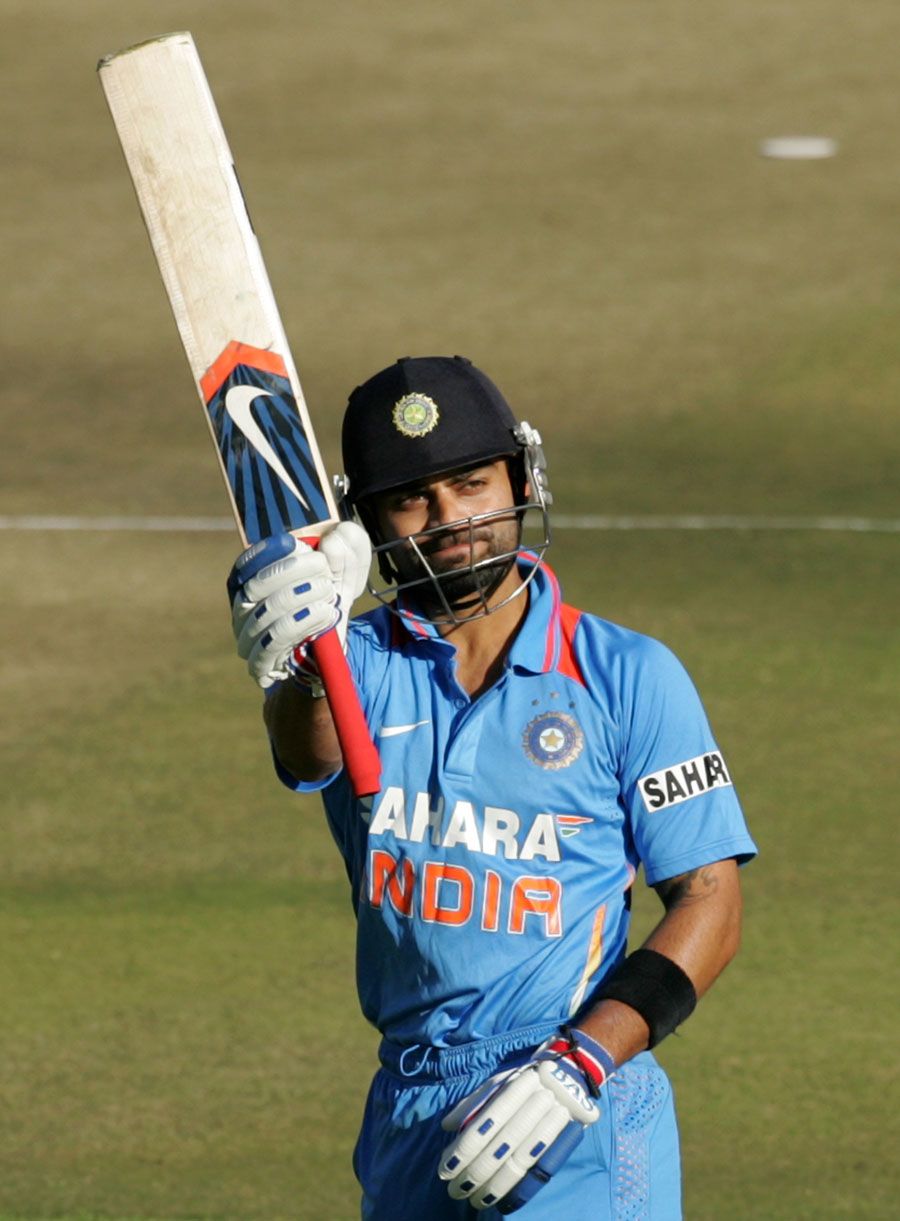 Virat Kohli Acknowledges The Crowd After Reaching His Century Espncricinfo Com