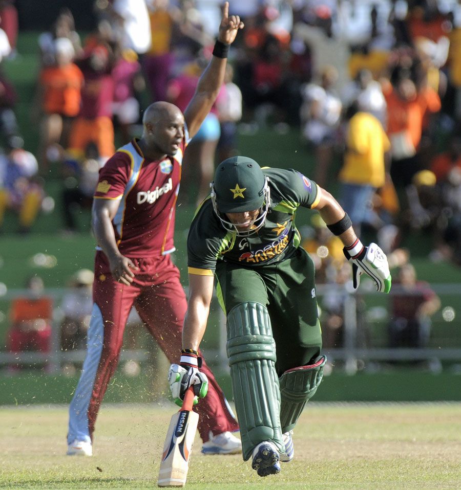 Umar Akmal Was Run Out By Darren Sammy For Espncricinfo Com