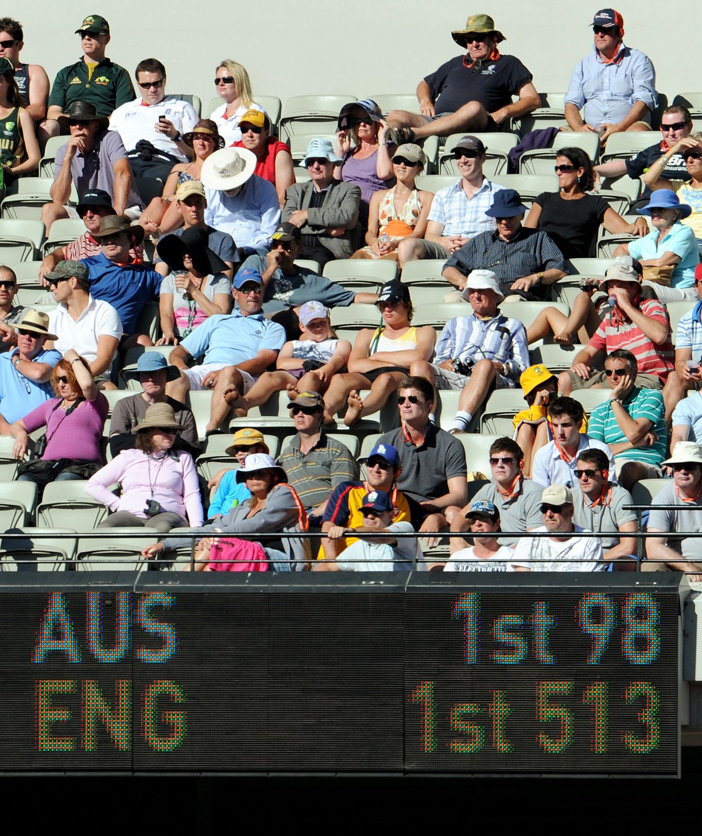 the-scoreboard-shows-england-and-australia-s-first-innings-totals