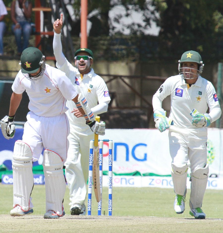 Spinners destroy Zimbabwe