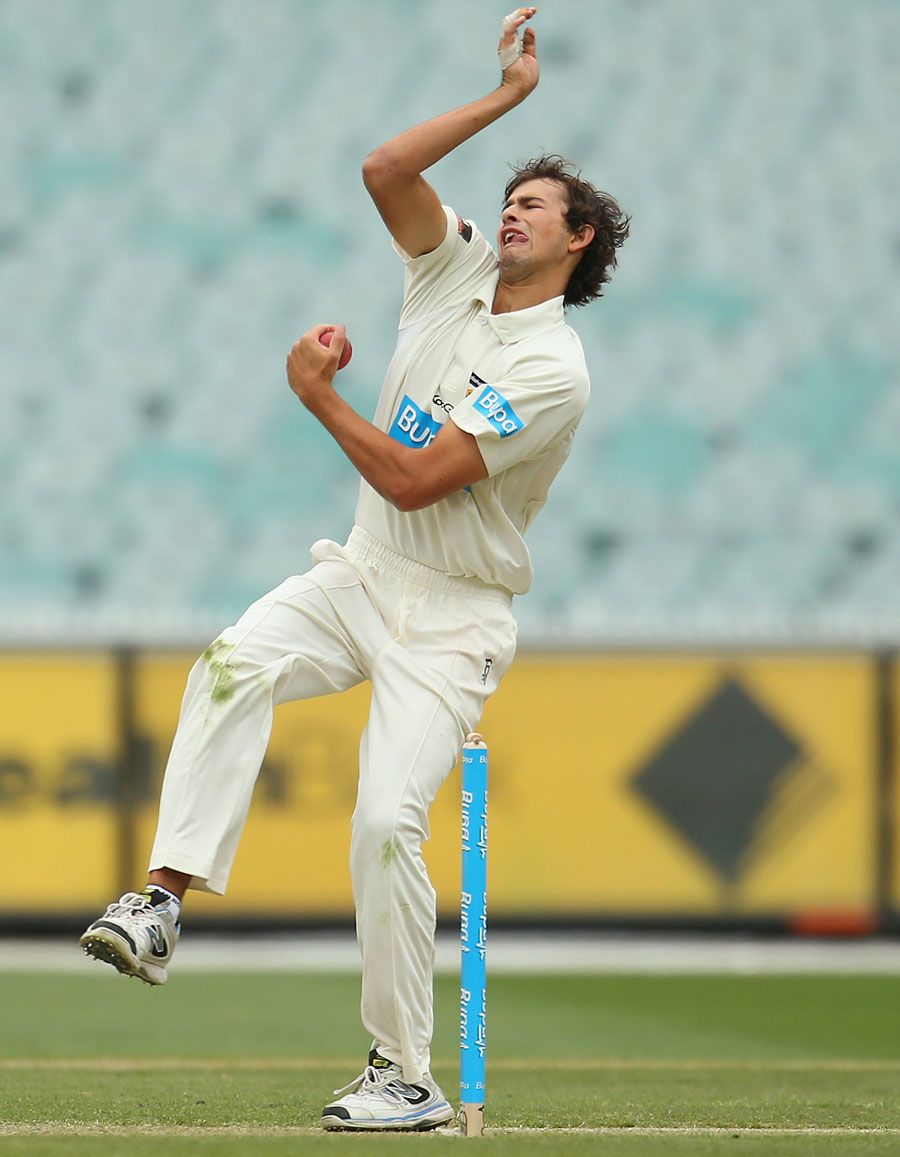 Ashton Agar in action