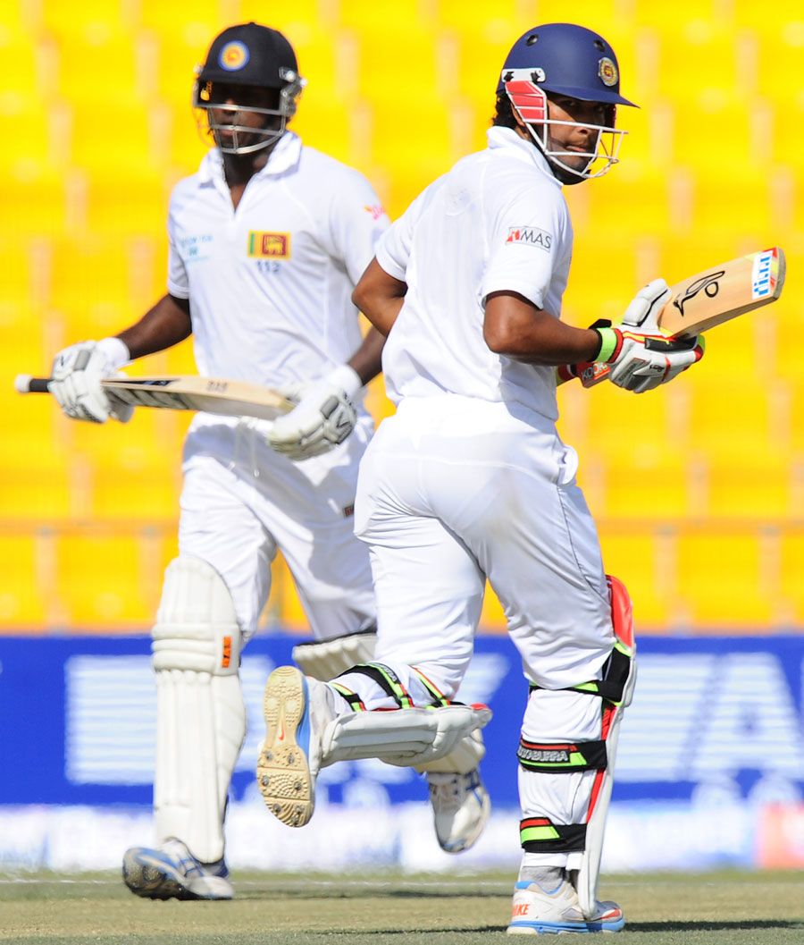 Angelo Mathews and Dinesh Chandimal set off for a run | ESPNcricinfo.com