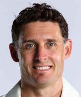 michael hussey csk chauve souris