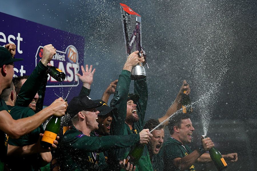 Dan Christian lifts the T20 Blast trophy | ESPNcricinfo.com