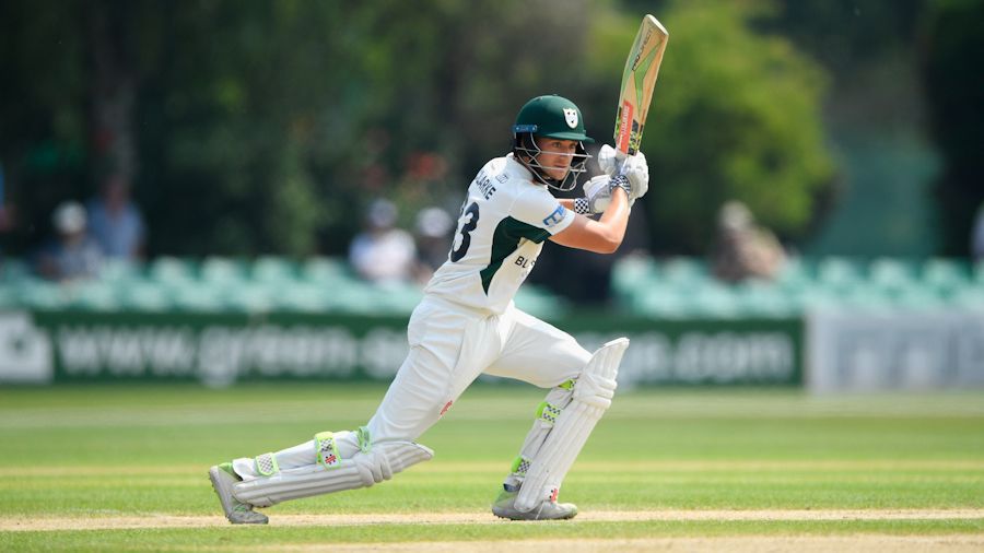 Worcestershire survive Parkinson's feat to close in on victory thumbnail