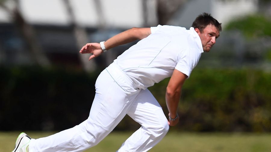 Hostile Viljoen wrecks Sussex run chase thumbnail
