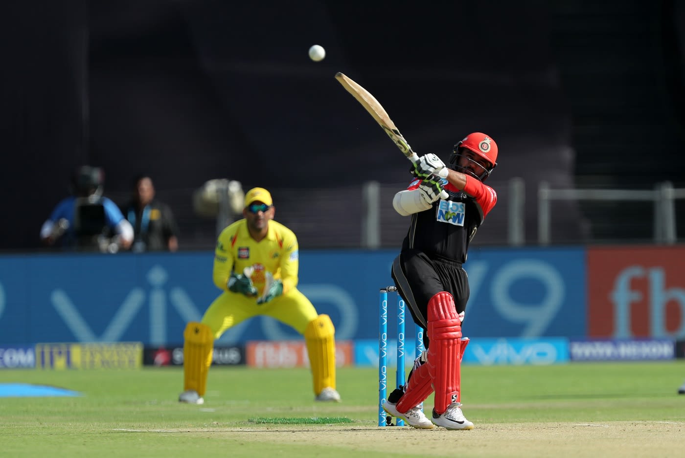 Dhoni delights the Dhonis in the crowd | ESPNcricinfo.com