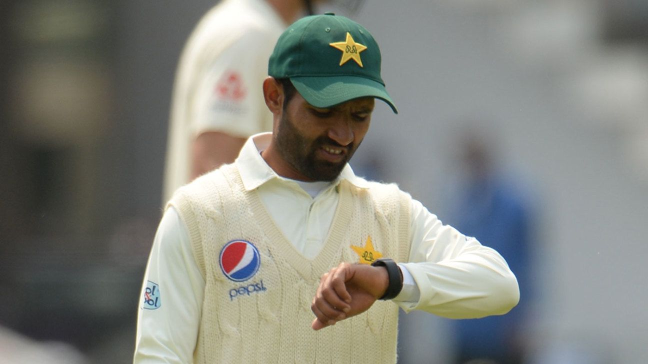 Pakistan s Apple watches get timed out ESPNcricinfo