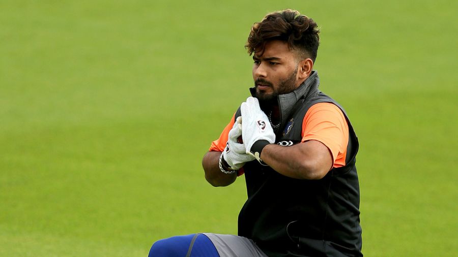 Discover 142+ rishabh pant hairstyle photo super hot - POPPY