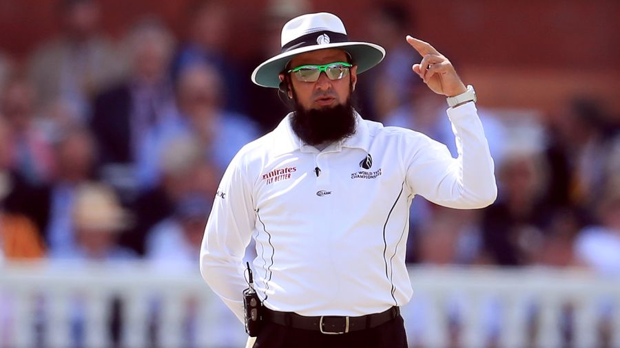 WATCH] Pakistan team presents a signed jersey to umpire Aleem Dar