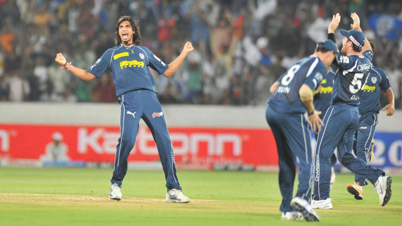 Who is the only bowler to take a five-for in the powerplay in IPL history?