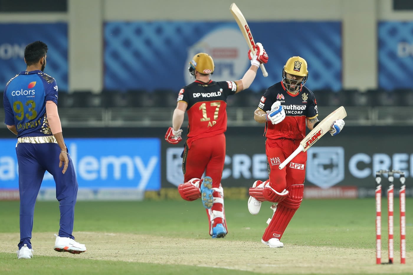 Virat Kohli And AB De Villiers Celebrate The Win As Jasprit Bumrah ...