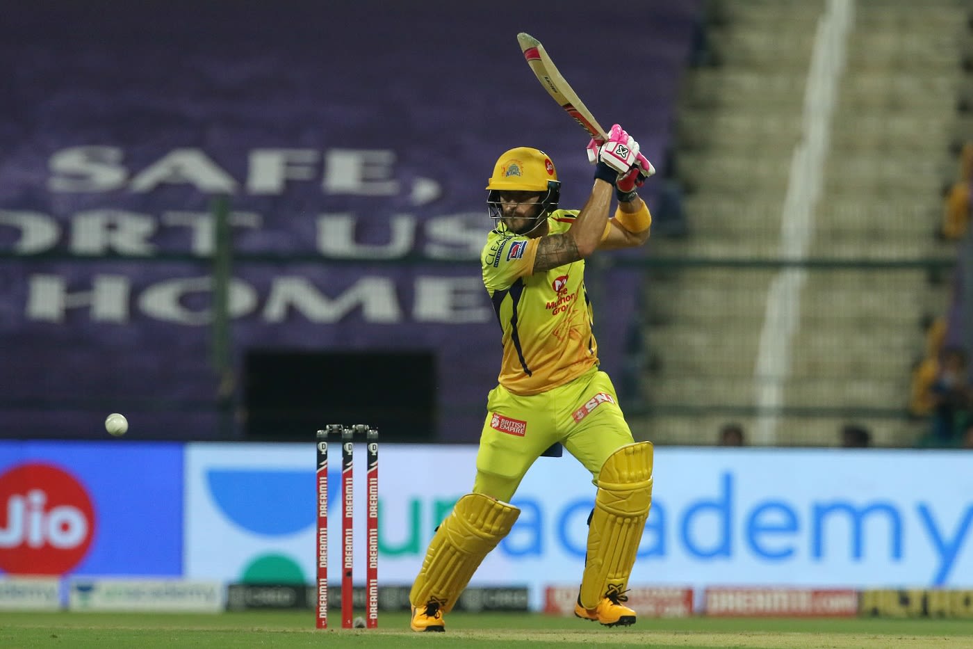 Faf du Plessis muscles one through the gap | ESPNcricinfo.com