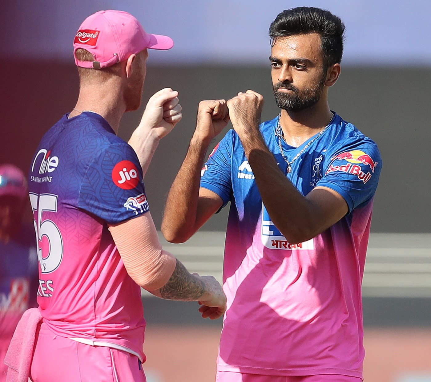 Jaydev Unadkat celebrates Manish Pandey's wicket with Ben Stokes ...