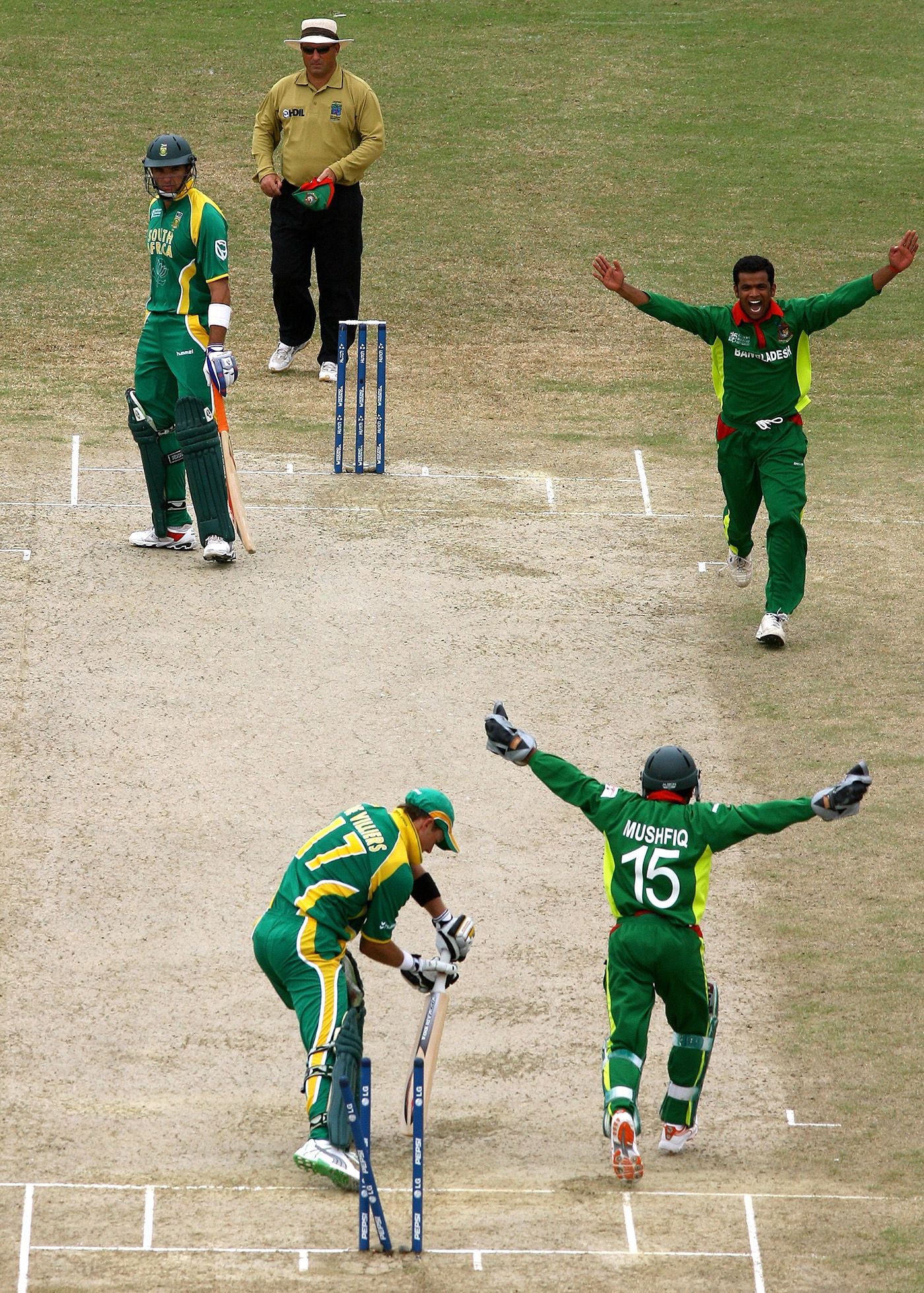 Abdur Razzak celebrates dismissing AB de Villiers | ESPNcricinfo.com