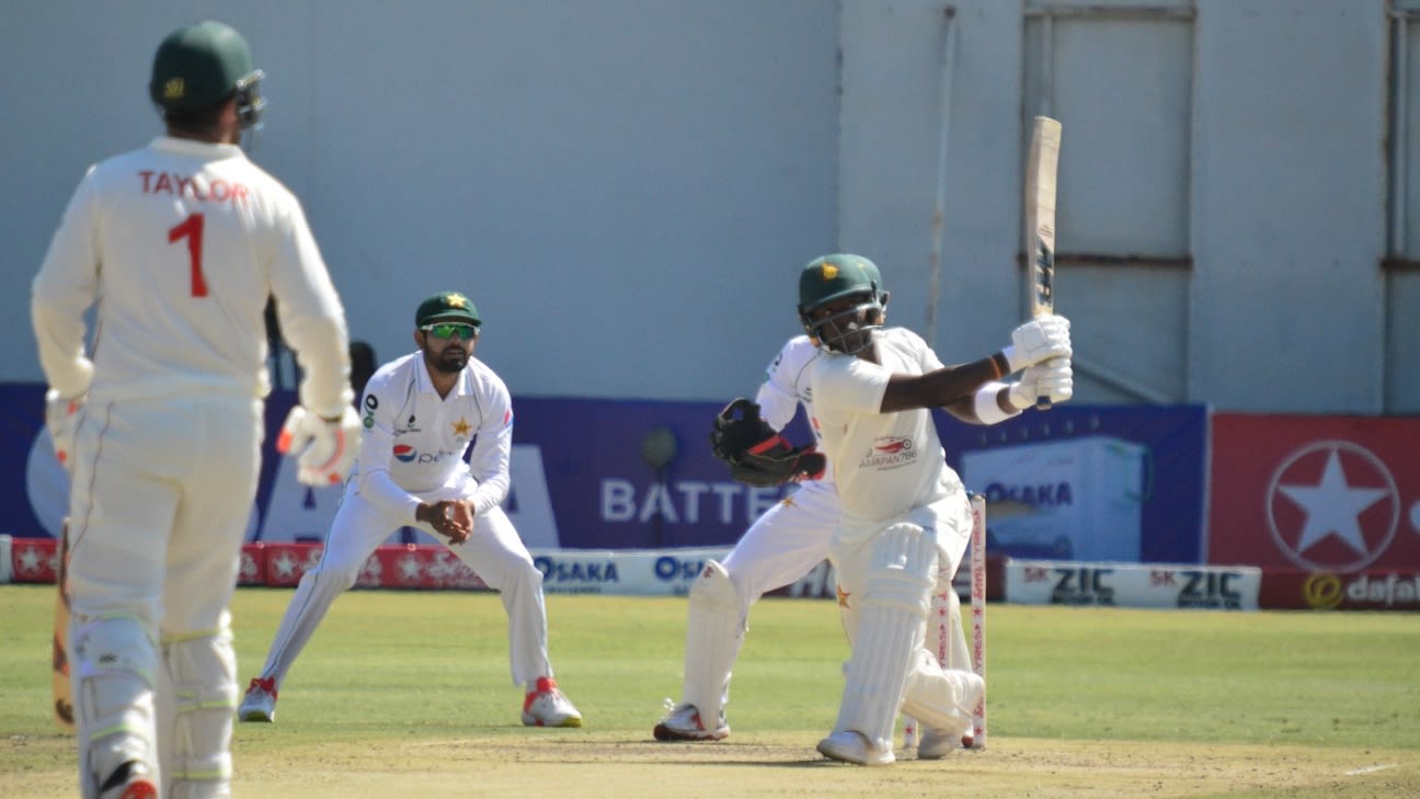 Pemain serba bisa Zimbabwe Roy Kaia diskors dari bowling di kriket internasional setelah ICC menganggap tindakannya ilegal