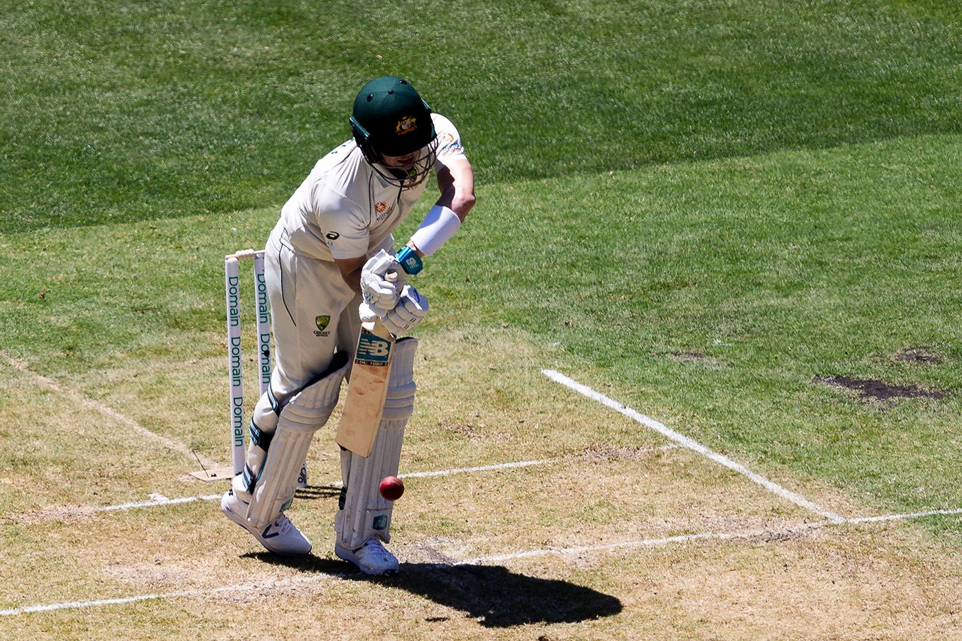 Steven Smith gets into an awkward position | ESPNcricinfo.com