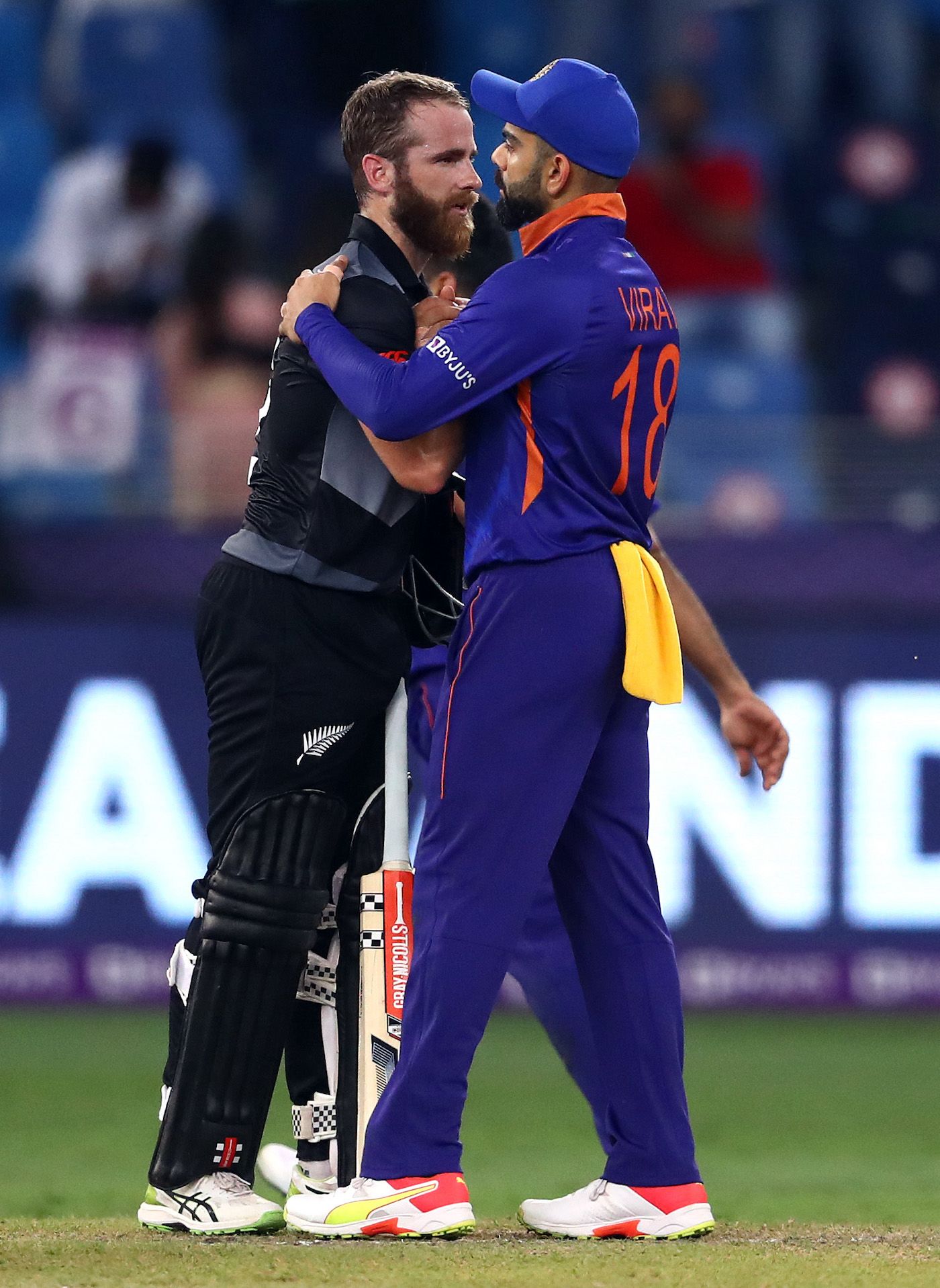 Virat Kohli Congratulates Kane Williamson After The Game | ESPNcricinfo.com