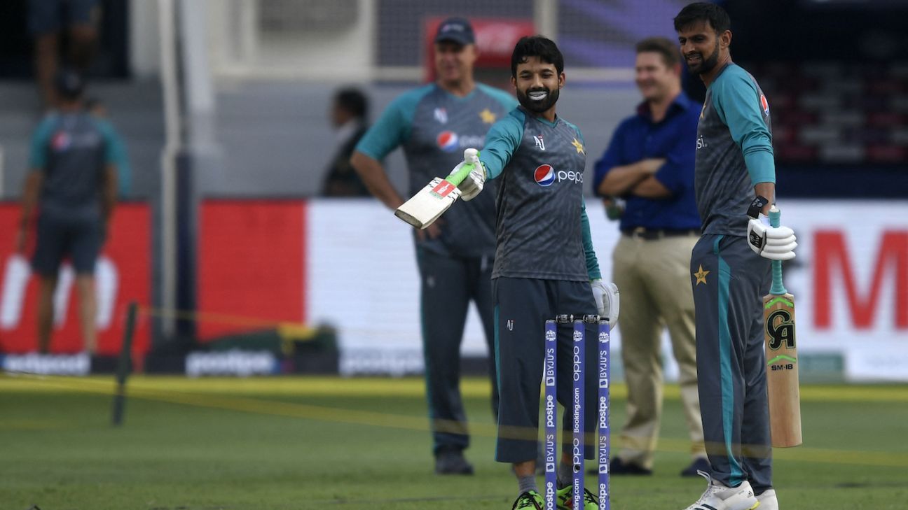 Piala Dunia T20 2021 – Mohammad Rizwan, Shoaib Malik absen latihan Pakistan pada Rabu karena flu ringan