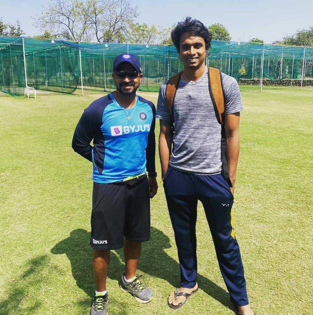 CV Milind poses with his coach T Dilip | ESPNcricinfo.com