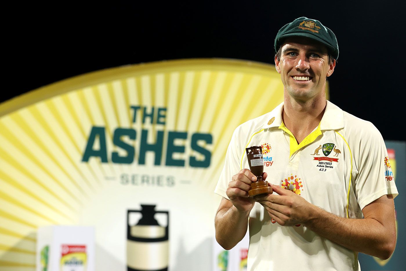 Pat Cummins with the urn