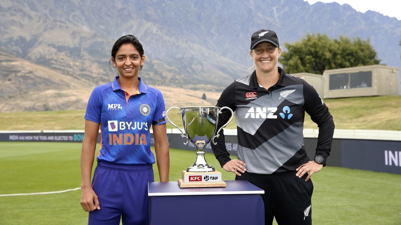The Buzz - Harmanpreet Kaur and Sophie Devine's on-field argy-bargy ...