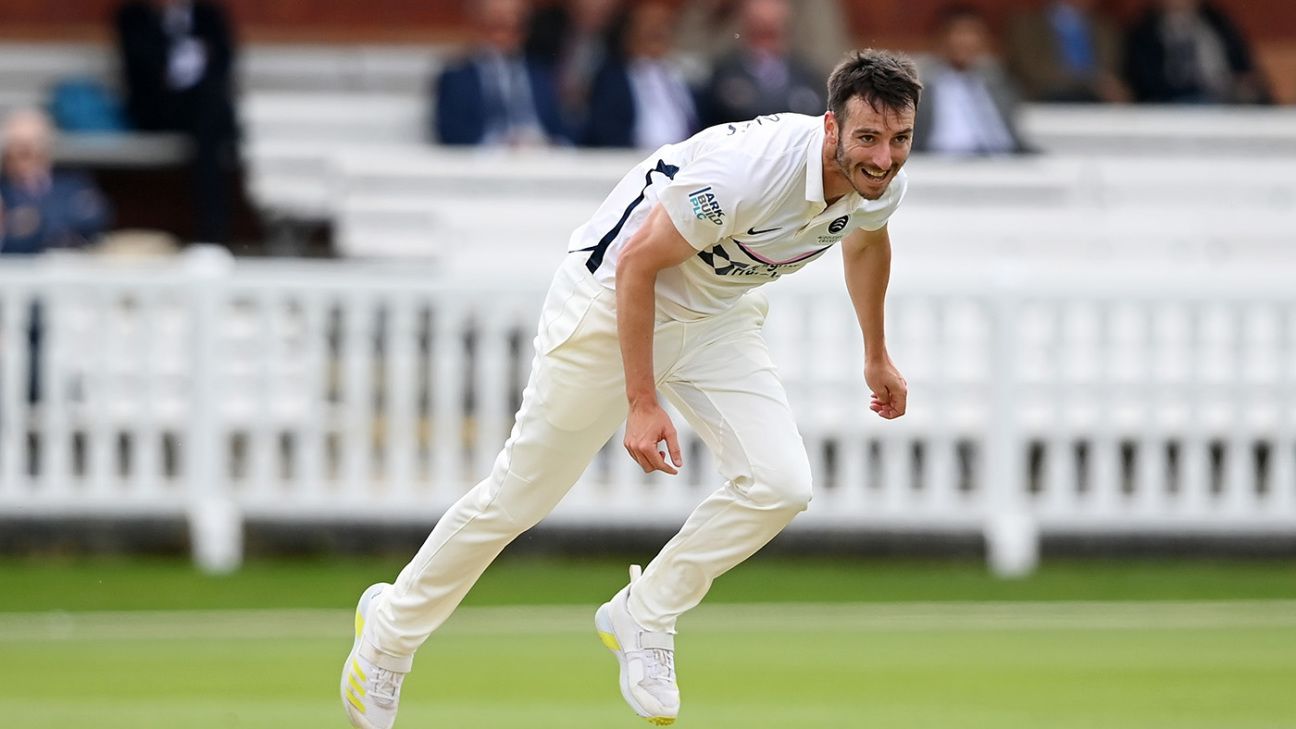 middlesex-keep-eyes-on-the-prize-as-toby-roland-jones-harries-worcestershire