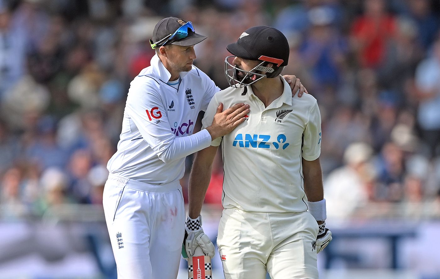 Joe Root congratulates Daryl Mitchell on his 190 | ESPNcricinfo.com