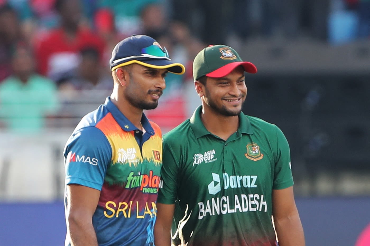 Dasun Shanaka and Shakib Al Hasan during toss