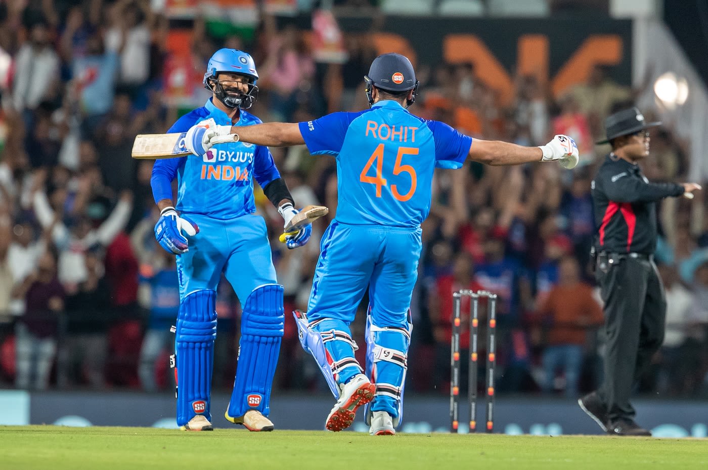 Rohit Sharma celebrates after Dinesh Karthik hit the winning runs ...