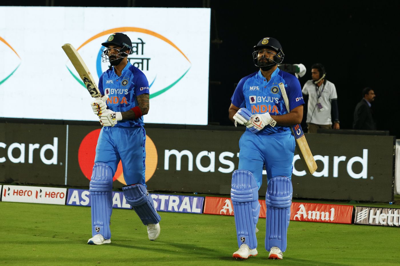 KL Rahul And Rohit Sharma Walk Out To Bat | ESPNcricinfo.com