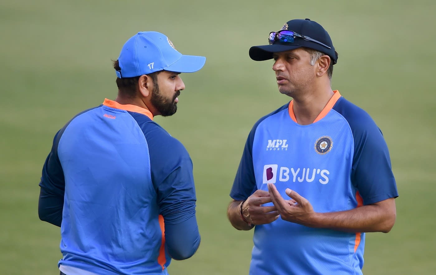 Rohit Sharma Has A Chat With Rahul Dravid | ESPNcricinfo.com