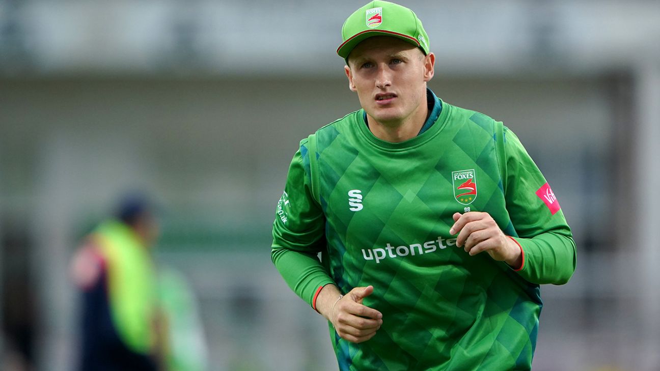 Durham affirm signing of Callum Parkinson from Leicestershire