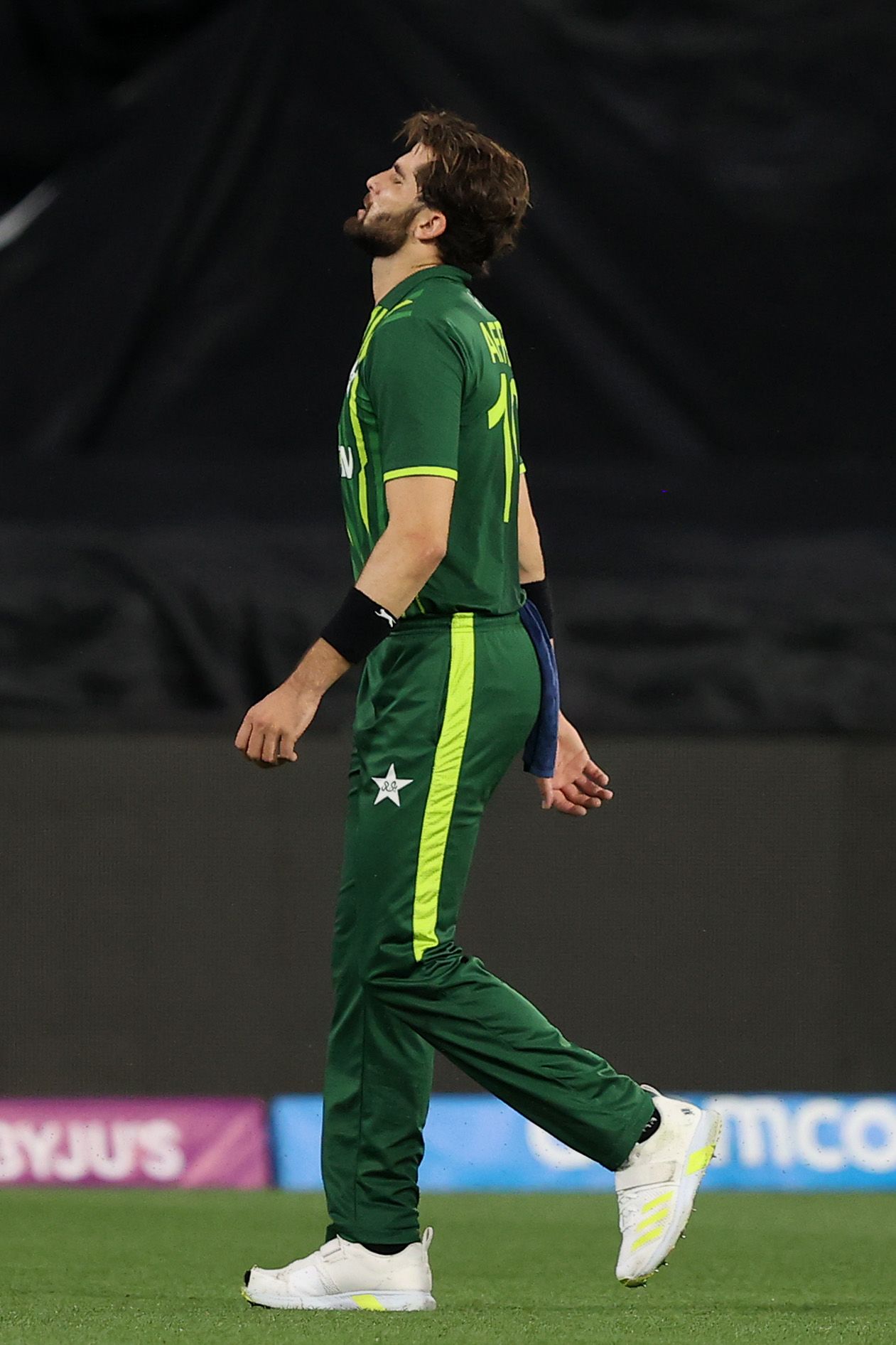 Shaheen Shah Afridi Limps Off The Field After Injuring His Knee