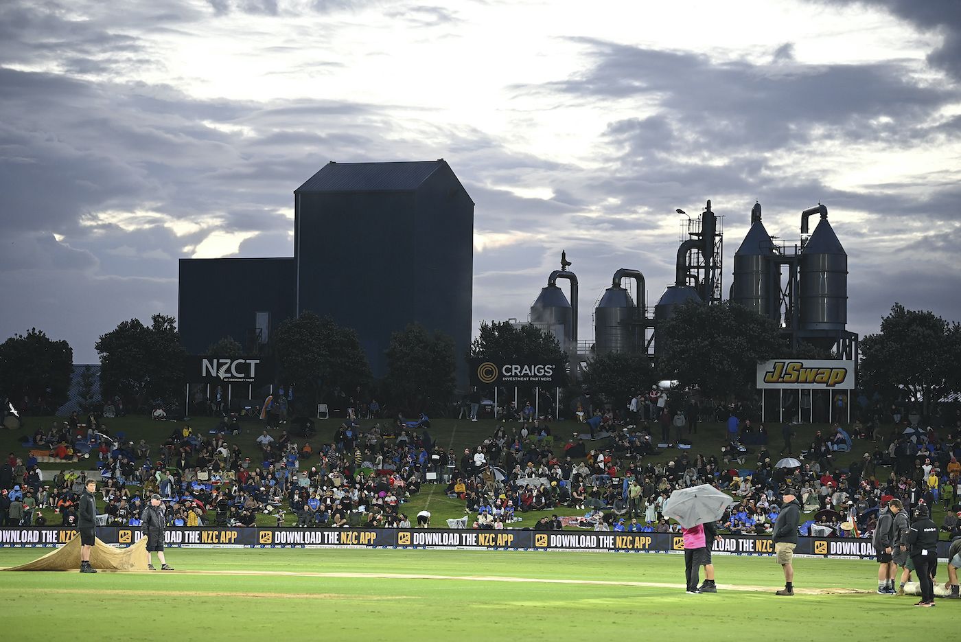 A minor rain interruption halted play | ESPNcricinfo.com